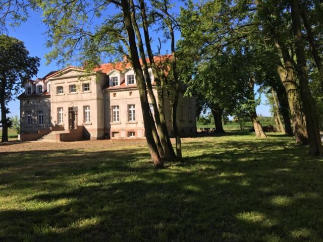 Palac Osowo Gostynskie Экстерьер фото